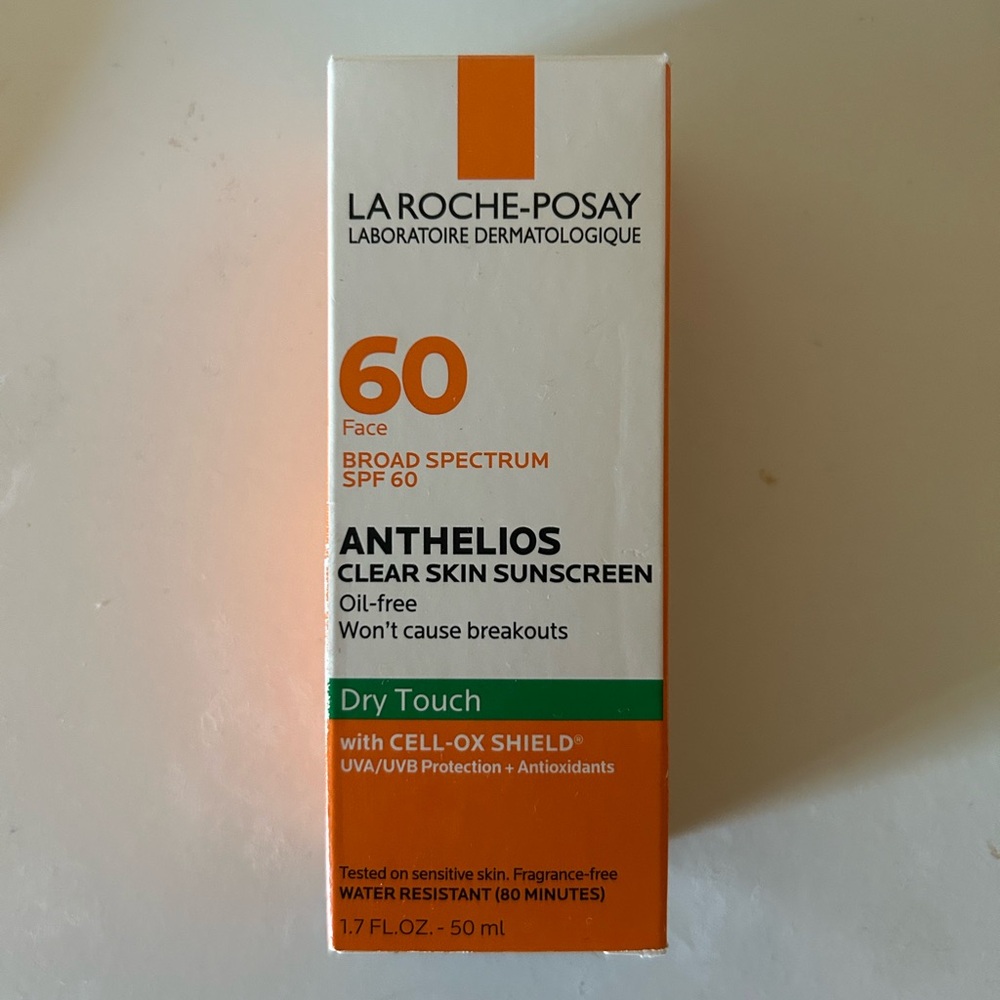 Anthelios Clear Skin Sunscreen SPF 60 - Orange